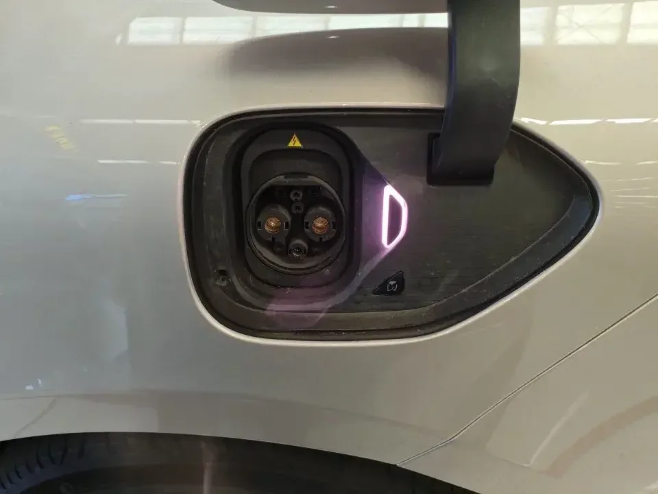 NIO ET5T NIO ET5T 2023 75kWh 2023 — thumbnail 2