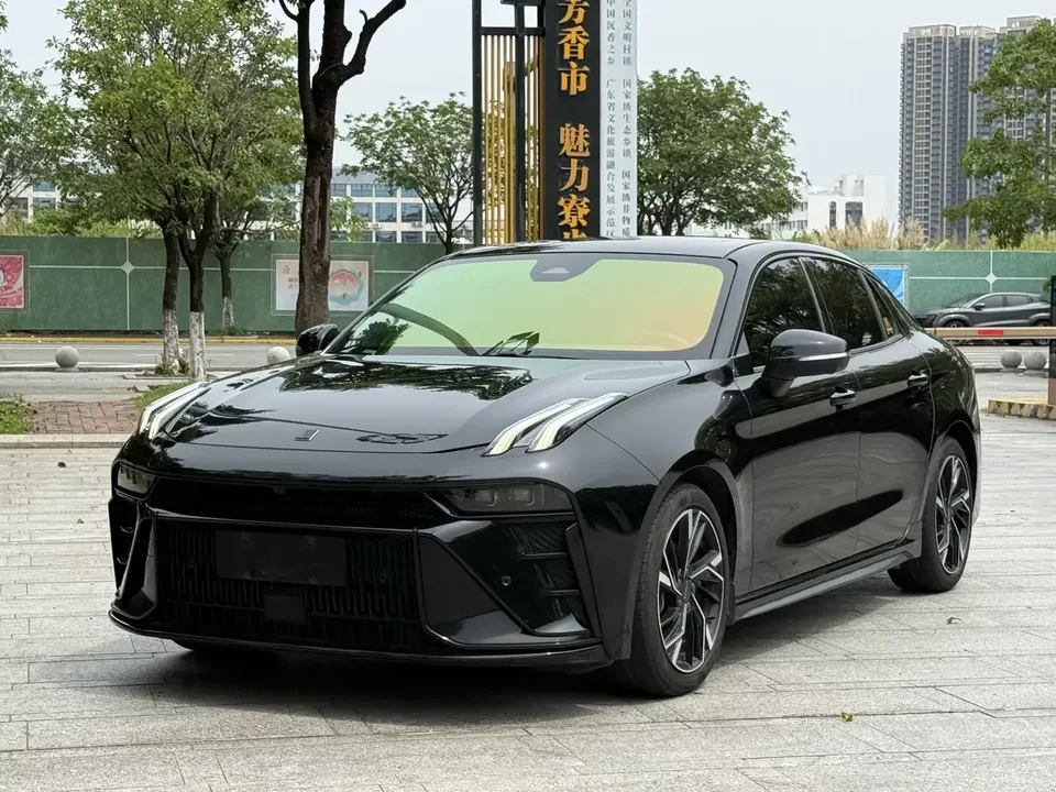 Lynk & Co 03 Lynk & Co 03 2023 1.5TD DCT Jin Pro 2024 — photo 1, buy with delivery to Moscow