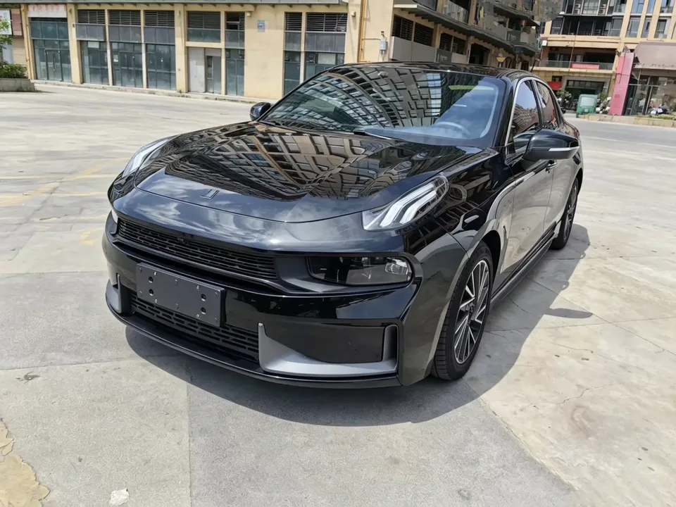Lynk & Co 03 Lynk & Co 03 2022 1.5TD DCT Jin Plus 2022 — photo 1, buy with delivery to Moscow