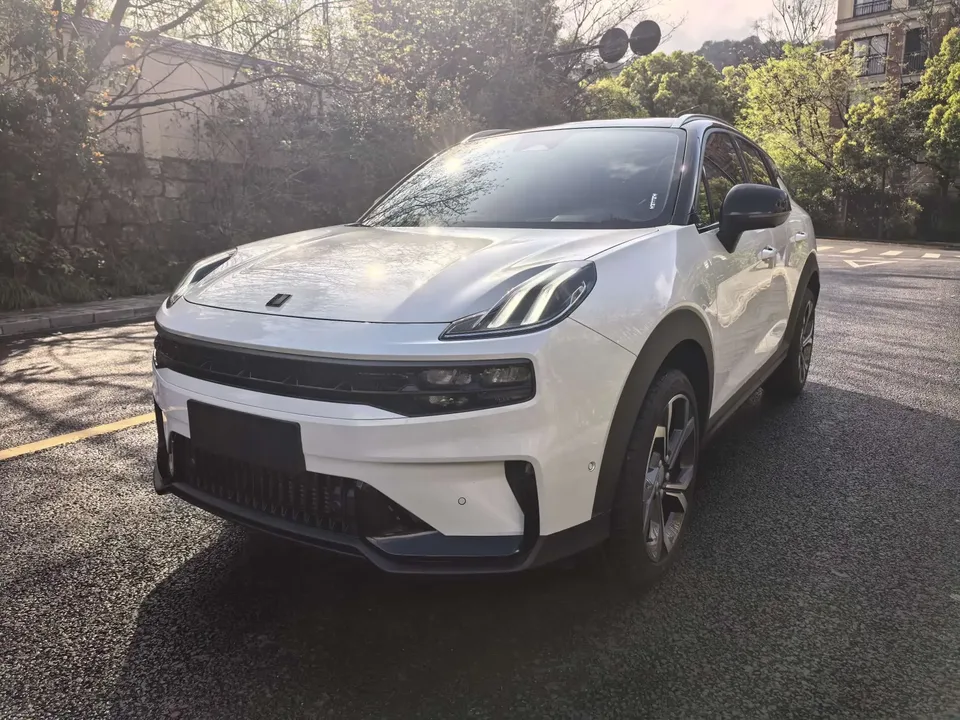 Lynk & Co 06 Lynk & Co 06 2023 Remix 1.5T Hero 2024 — photo 1, buy with delivery to Moscow