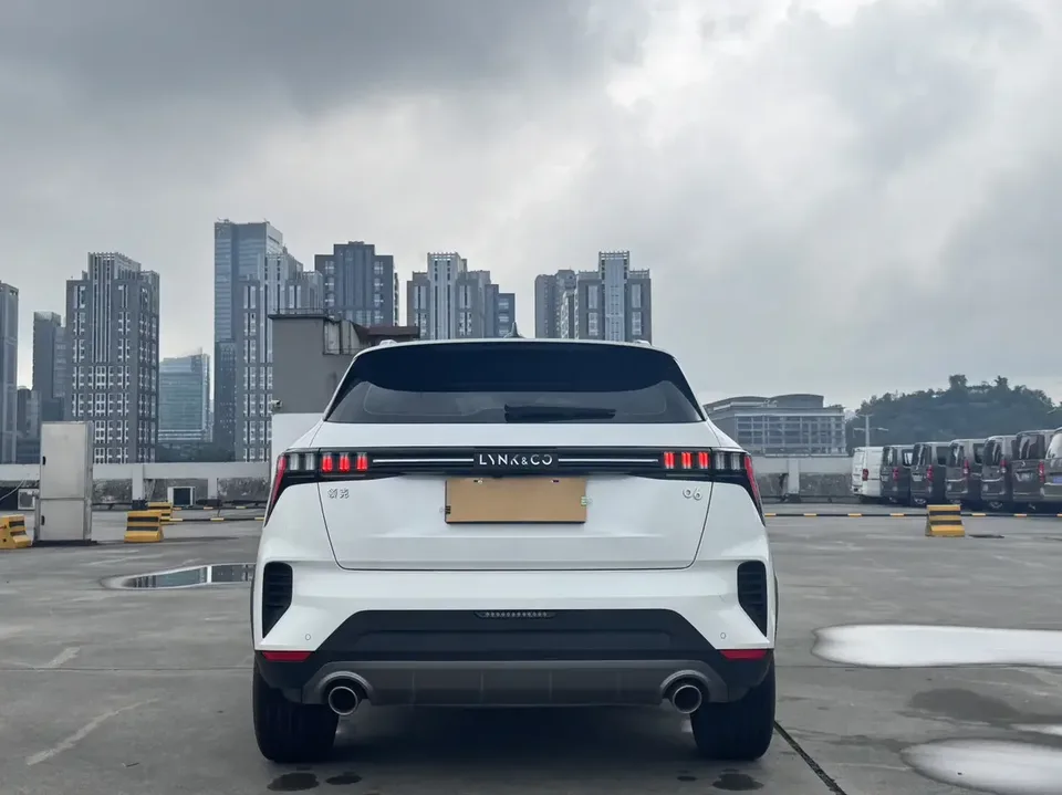 Lynk & Co 06 Lynk & Co 06 2023 Remix 1.5T Pro 2023 — миниатюра 2