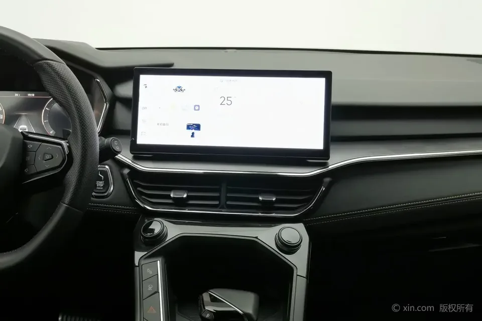 Lynk & Co 06 Lynk & Co 06 2023 Remix 1.5T Hero 2024 — thumbnail 4