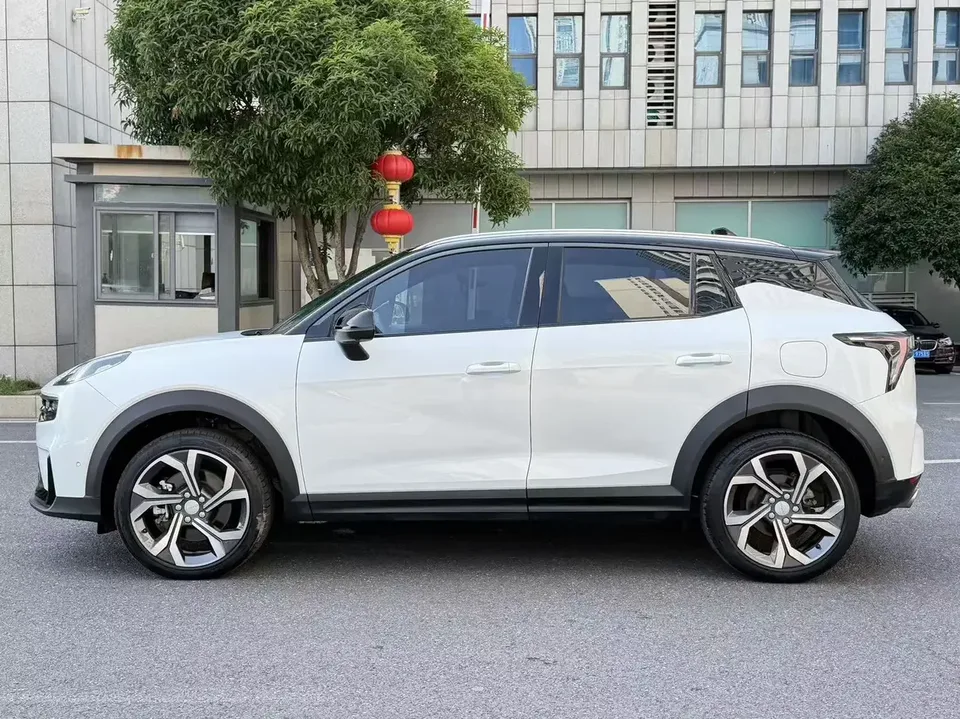 Lynk & Co 06 Lynk & Co 06 2023 Remix 1.5T Hero 2024 — thumbnail 4