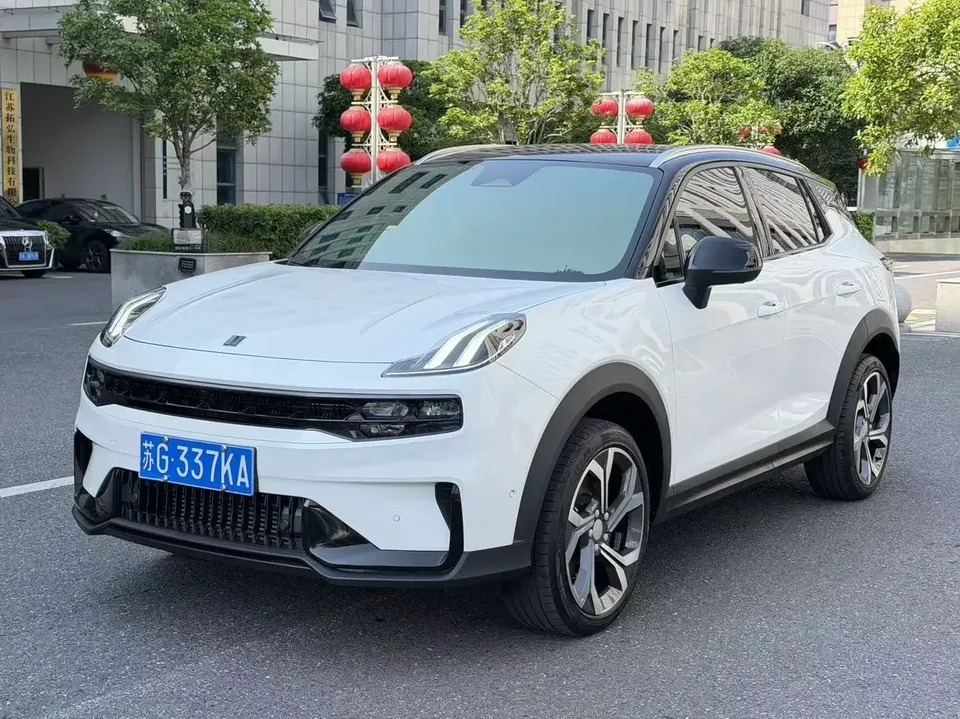 Lynk & Co 06 Lynk & Co 06 2023 Remix 1.5T Hero 2024 — photo 1, buy with delivery to Moscow