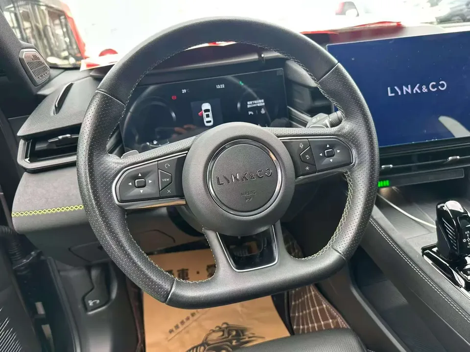 Lynk & Co 03 Lynk & Co 03 2023 1.5TD DCT Jin Pro 2023 — thumbnail 5