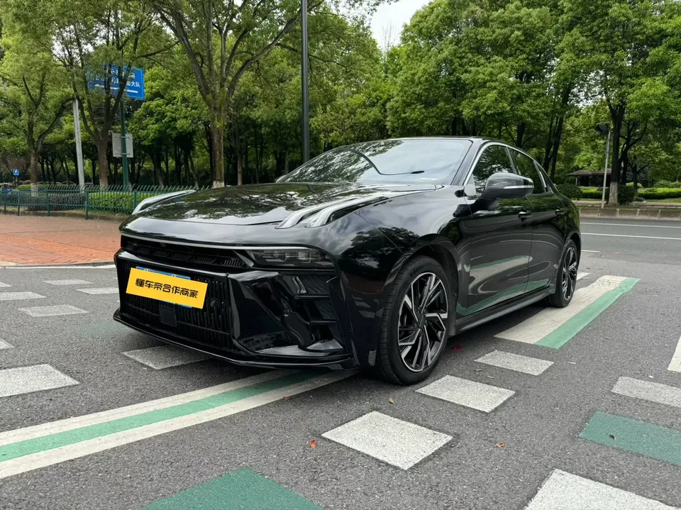 Lynk & Co 03 Lynk & Co 03 2023 1.5TD DCT Jin Plus 2024 — photo 1, buy with delivery to Moscow