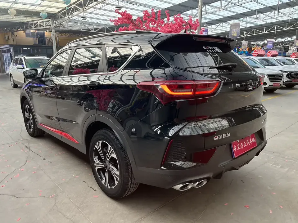 Jetour Jietu X70 Jietu X70 2023 1.5T DCT Beyond PRO 5 Seaters 2023 — thumbnail 4