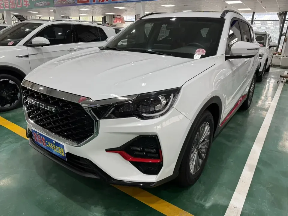 Jetour Jietu X70 Jietu X70 2023 1.5T DCT Beyond PRO+ 5 Seaters 2023 — photo 1, buy with delivery to Moscow
