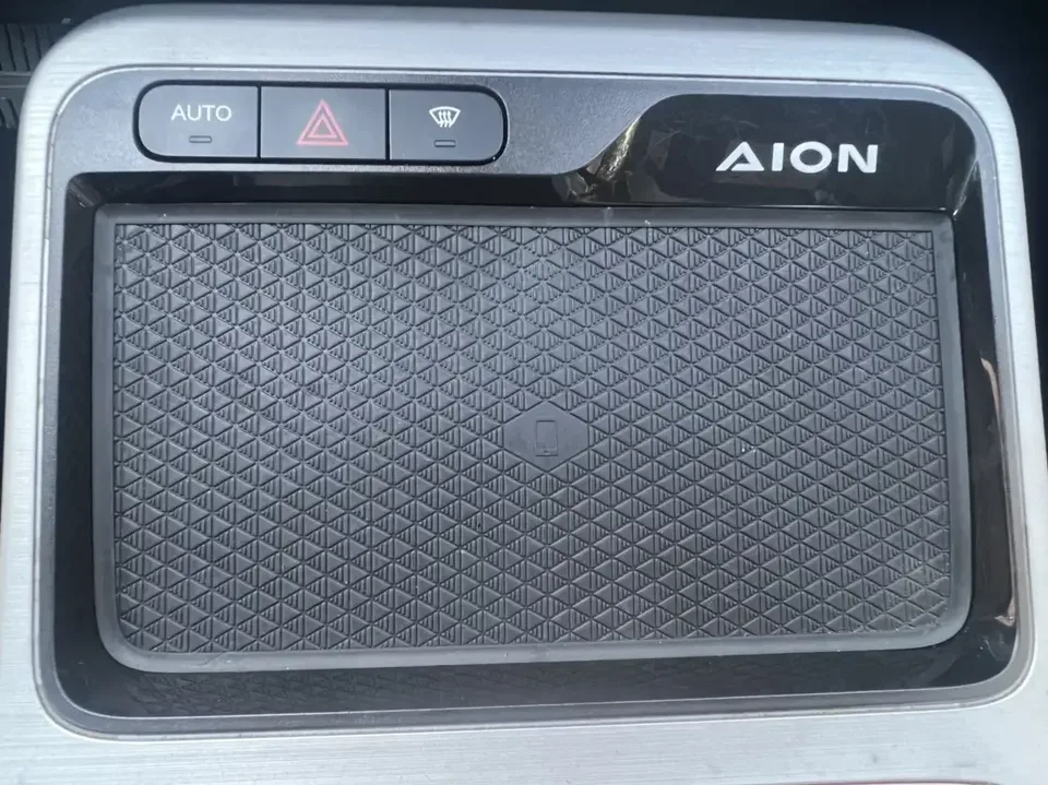 AION Y AION Y 2022 70 Technology Edition Lithium Iron Phosphate 2022 — thumbnail 4