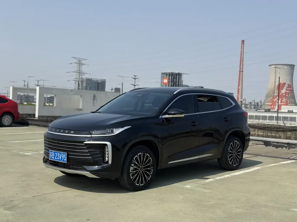Exeed TXL Stars in the clouds 2025 300T 2WD Star Edition 2025 — photo 1, buy with delivery to Moscow