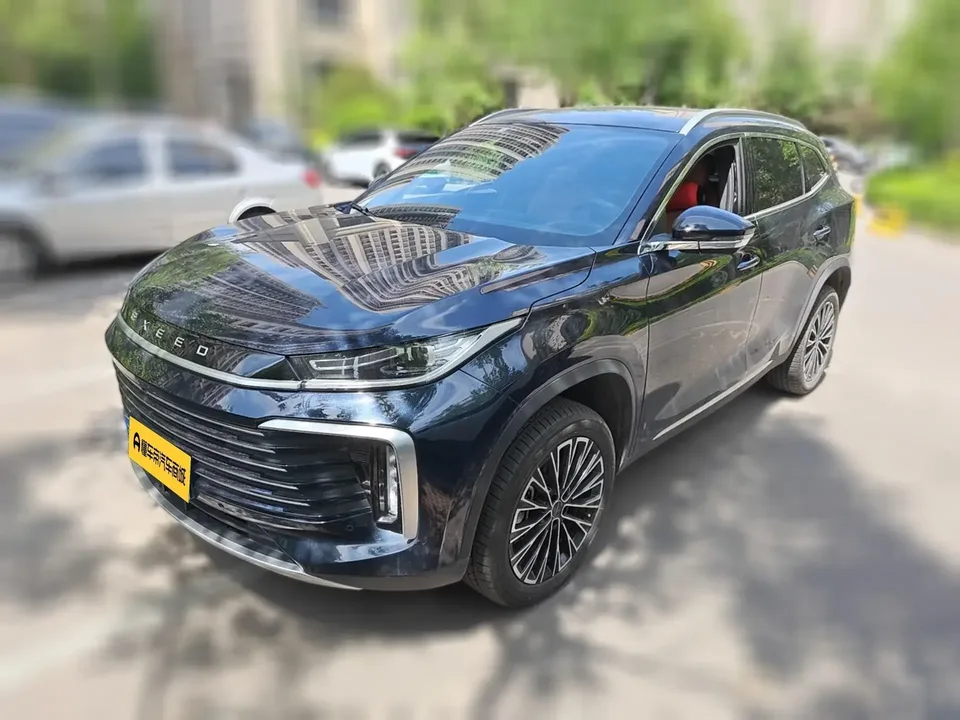 Exeed TXL Stars in the clouds 2024 Lingyun 300T 2WD Star Edition 2024 — photo 1, buy with delivery to Moscow