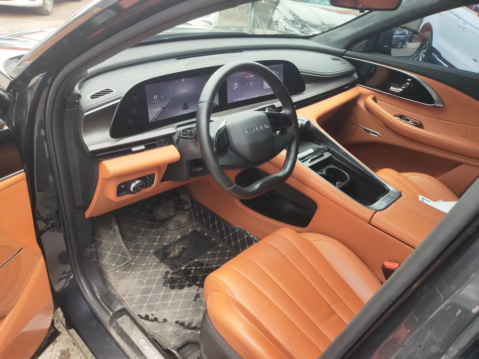 Exeed TXL Stars in the clouds 2025 Lingyun 300T 2WD Star Edition 2024 — миниатюра 4