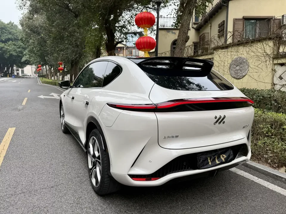 IM Motors IM LS7 Zhiji LS7 2023 Lux 4WD 2023 — thumbnail 2