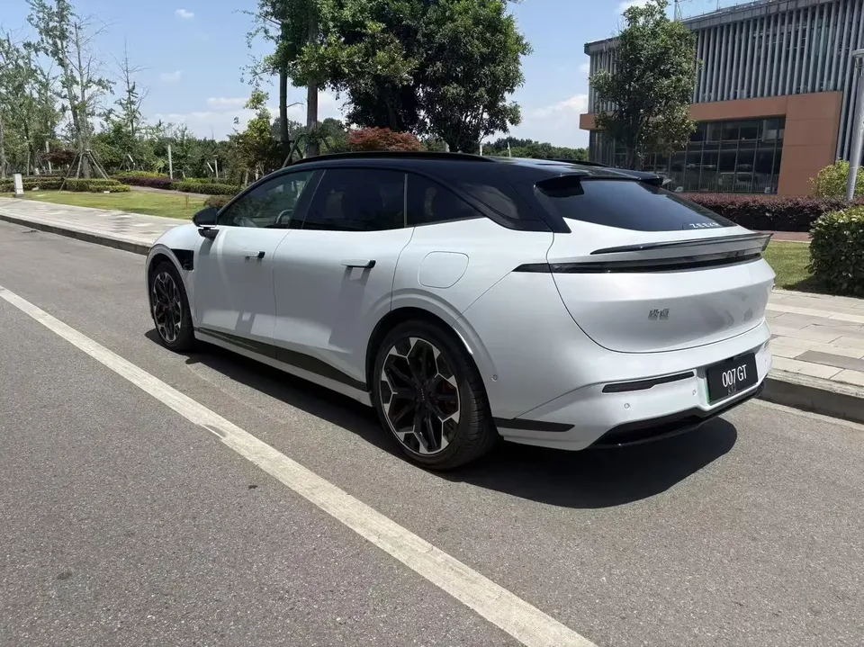 Zeekr 007GT ZEEKR 007GT 2025 Four-wheel drive intelligent driving version 75kWh 2025 — миниатюра 2