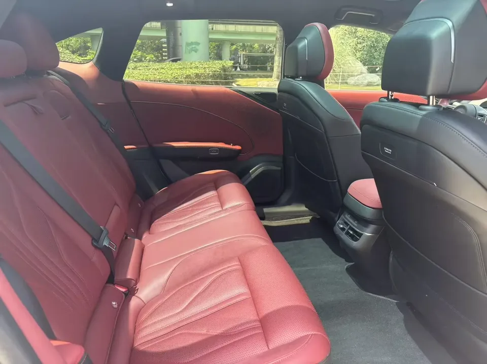 Zeekr 007GT ZEEKR 007GT 2025 Four-wheel drive intelligent driving version 75kWh 2025 — миниатюра 3
