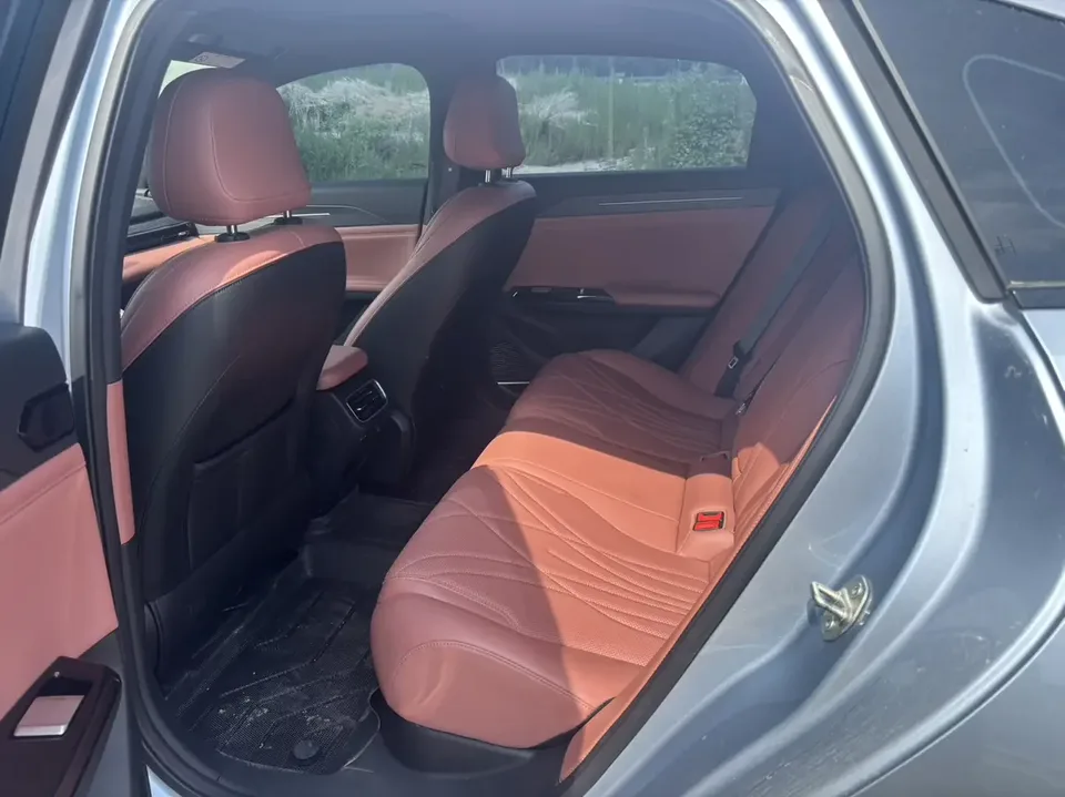 Geely Galaxy L6 Galaxy L6 2025 1.5 EM-i DHT 140KM Starship Edition 2025 — thumbnail 4