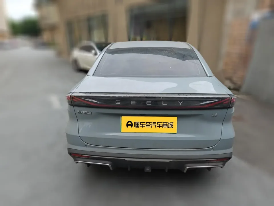 Geely Galaxy L6 Galaxy L6 2024 Longteng version 1.5T DHT 125km PLUS 2024 — thumbnail 2