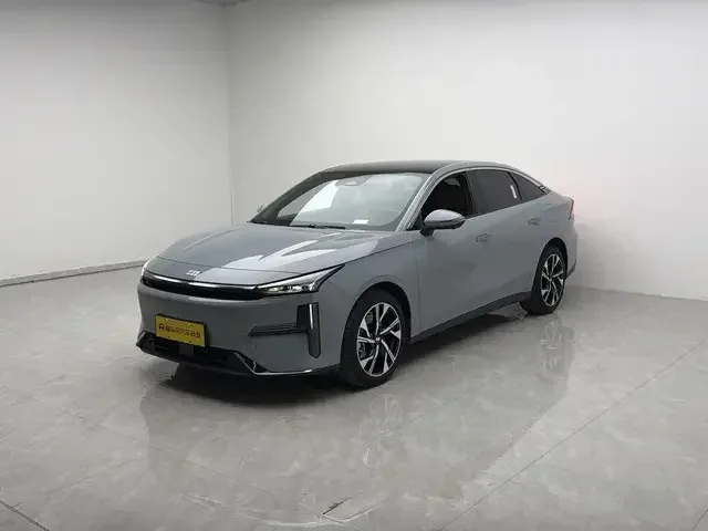 Geely Galaxy L6 Galaxy L6 2023 1.5T DHT 125km Starship 2024 — photo 1, buy with delivery to Moscow