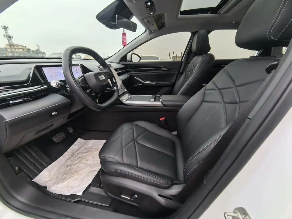 Geely Galaxy L6 Galaxy L6 2024 Longteng version 1.5T DHT 125km PLUS 2024 — thumbnail 4