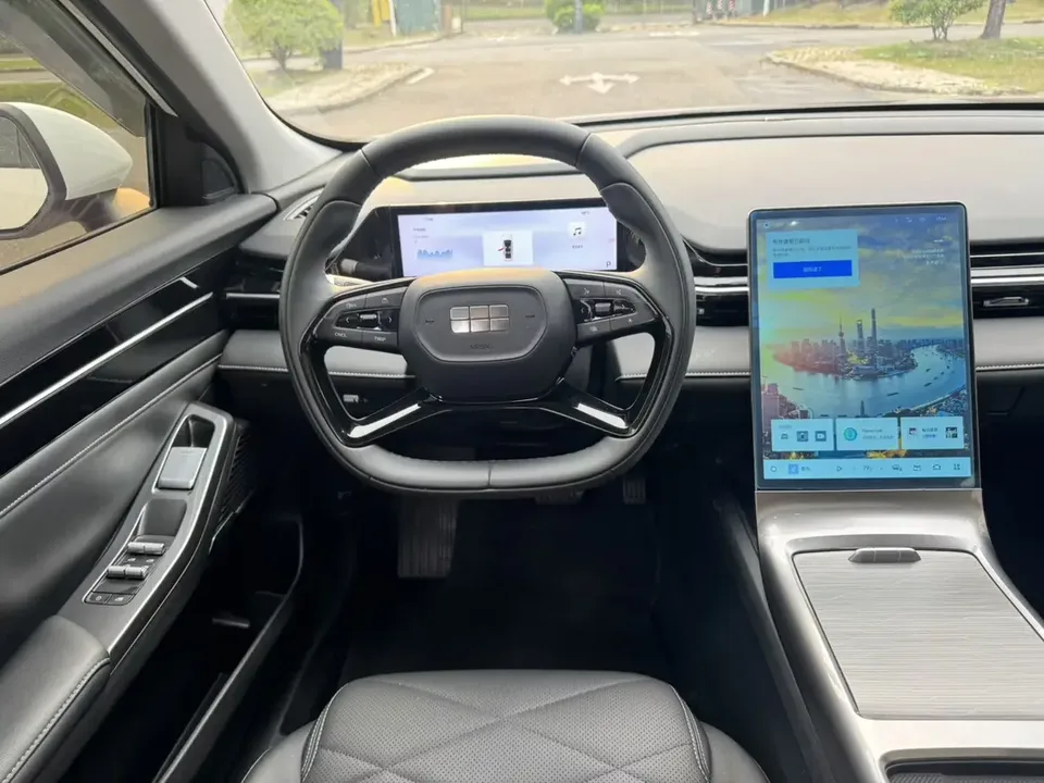 Geely Galaxy L6 Galaxy L6 2024 Longteng version 1.5T DHT 125km PLUS 2024 — миниатюра 4