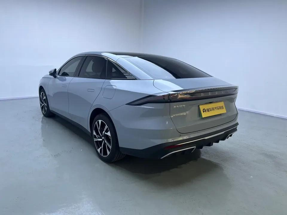 Geely Galaxy L6 Galaxy L6 2024 Creative Edition 1.5T DHT 125km 2025 — thumbnail 2