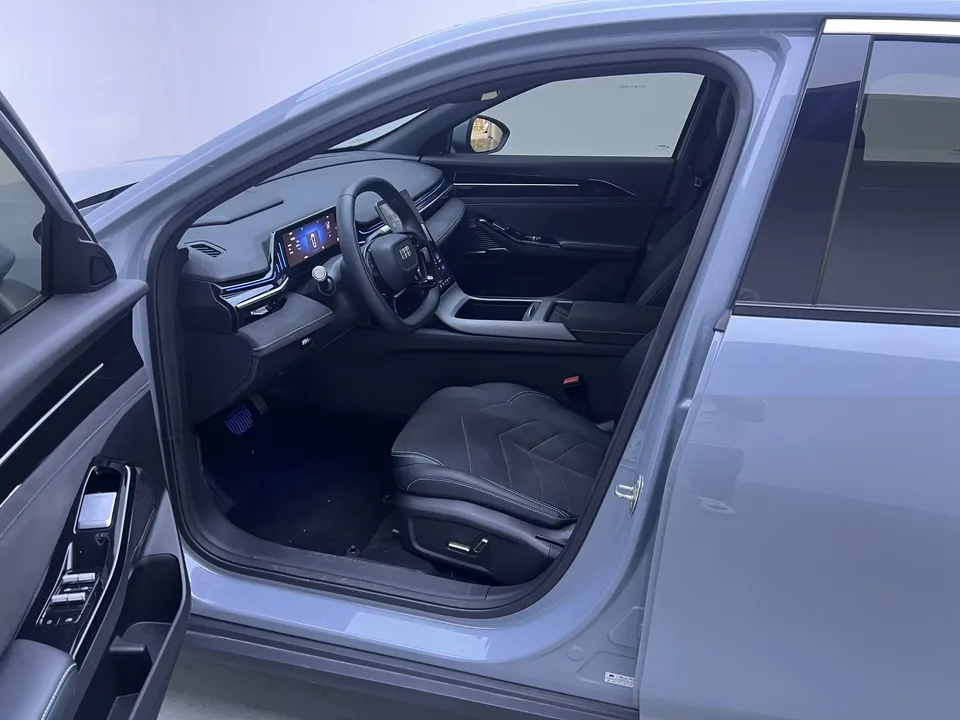 Geely Galaxy L6 Galaxy L6 2024 Creative Edition 1.5T DHT 125km 2025 — thumbnail 5