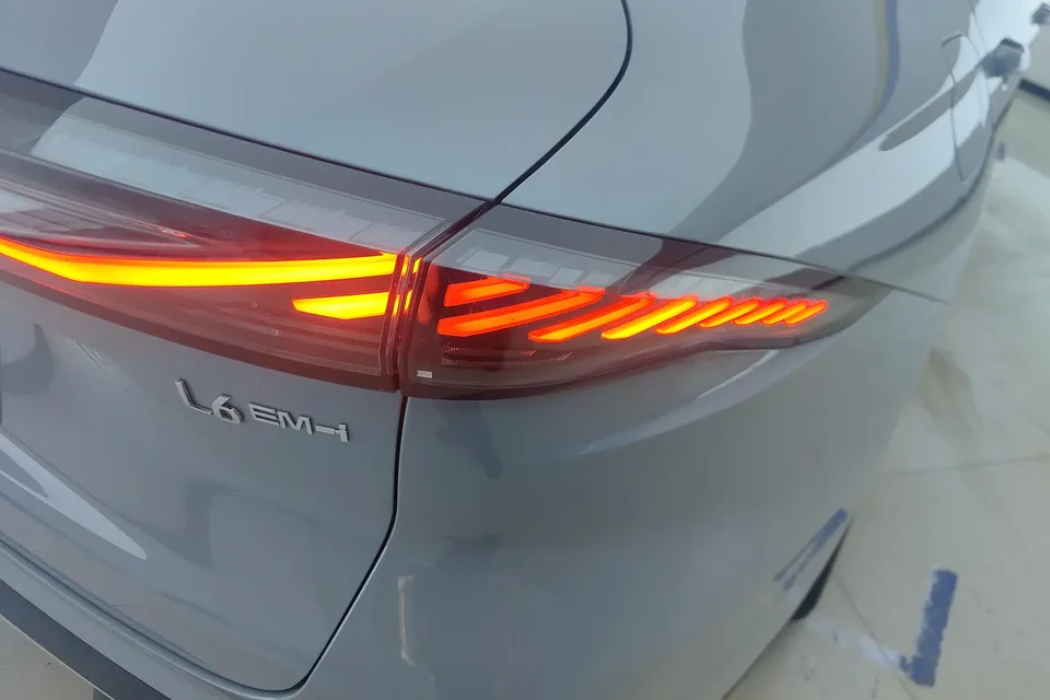 Geely Galaxy L6 Galaxy L6 2025 1.5 EM-i DHT 140KM Exploration+ Edition 2025 — thumbnail 3