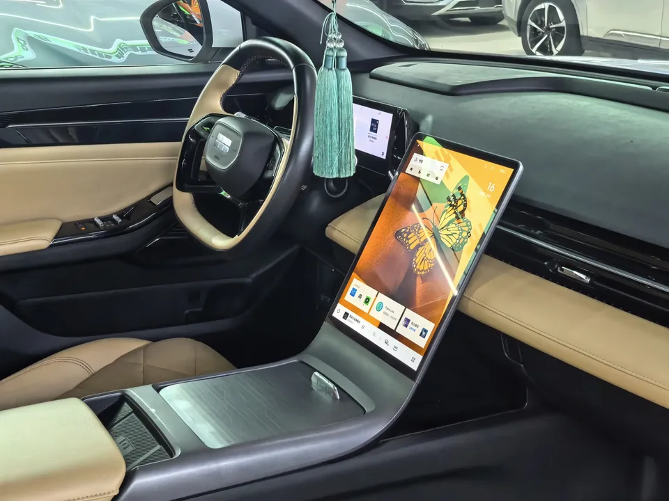 Geely Galaxy L6 Galaxy L6 2023 1.5T DHT 125km MAX 2024 — thumbnail 3