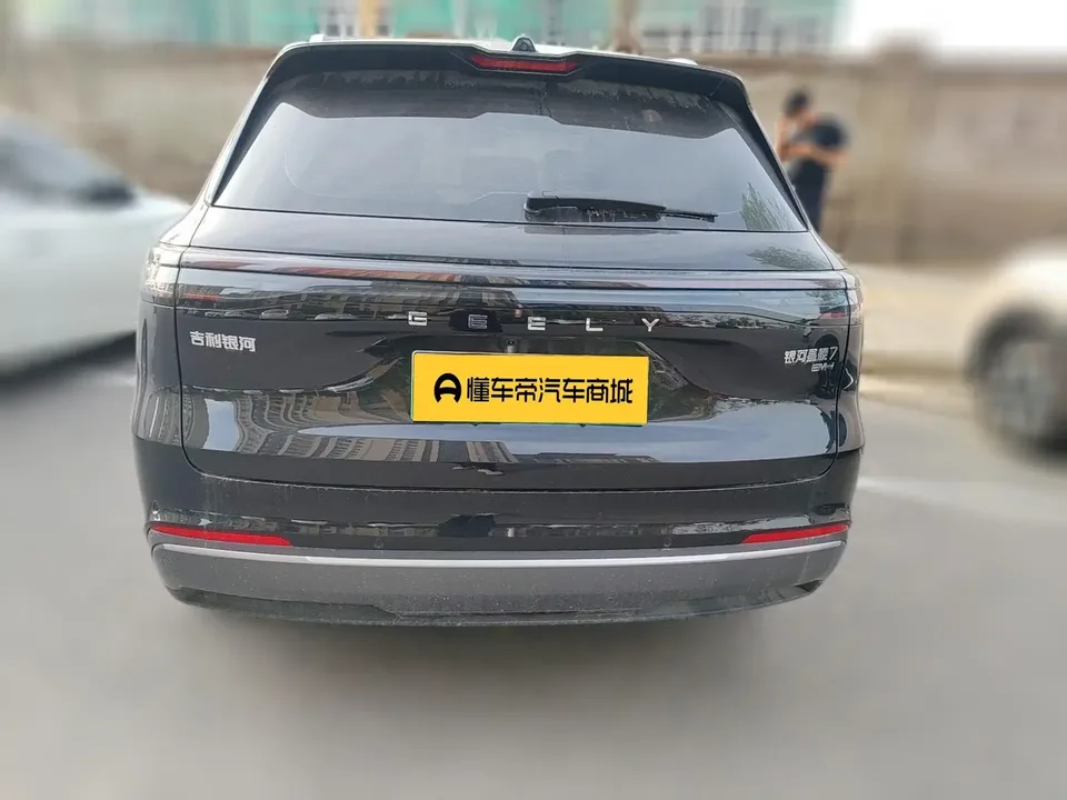 Geely Galaxy Starship 7 EM-i Galaxy Starship 7 EM-i 2026 135KM Navigator Edition 2025 — thumbnail 2