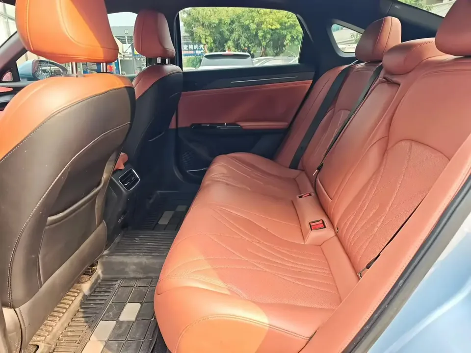 Geely Galaxy L6 Galaxy L6 2025 1.5 EM-i DHT 140KM Starship Edition 2025 — thumbnail 3