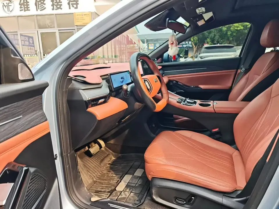 Geely Galaxy L6 Galaxy L6 2025 1.5 EM-i DHT 140KM Starship Edition 2025 — thumbnail 5