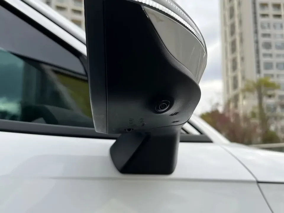 Geely Galaxy L6 Galaxy L6 2025 1.5 EM-i DHT 140KM Exploration+ Edition 2025 — thumbnail 3