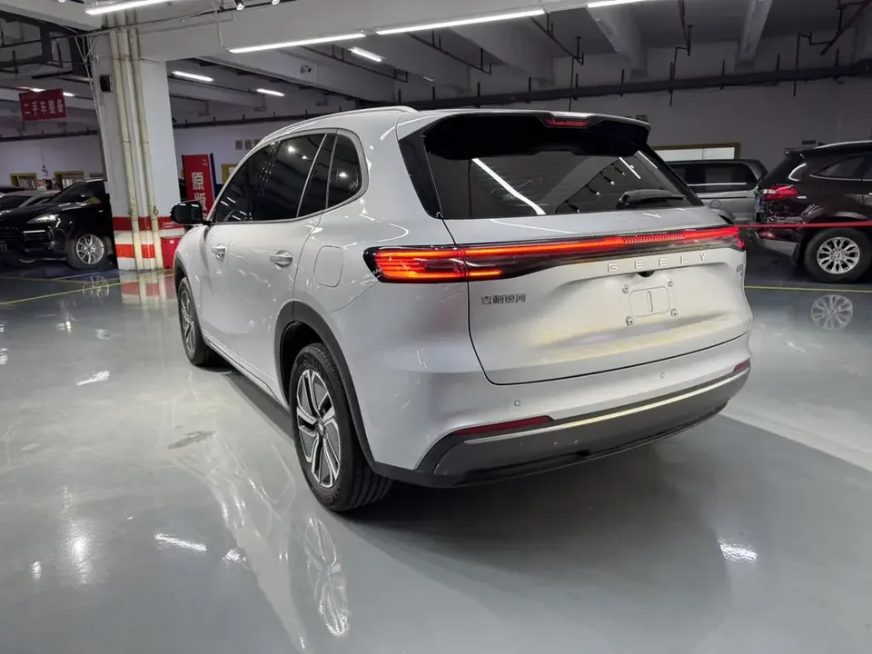 Geely Galaxy Starship 7 EM-i Galaxy Starship 7 EM-i 2025 55KM Departure Edition 2025 — миниатюра 2