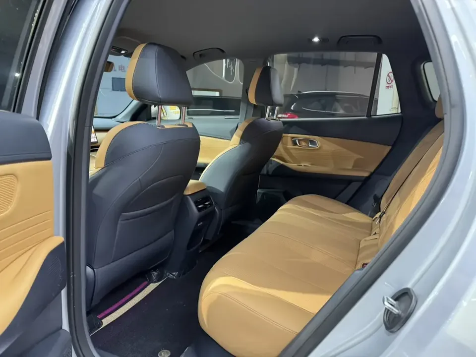 Geely Galaxy Starship 7 EM-i Galaxy Starship 7 EM-i 2025 55KM Departure Edition 2025 — миниатюра 5