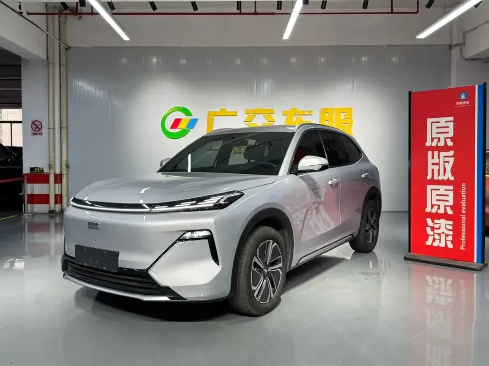Geely Galaxy Starship 7 EM-i Galaxy Starship 7 EM-i 2025 55KM Departure Edition 2025 — фото 1, купить с доставкой в Москву