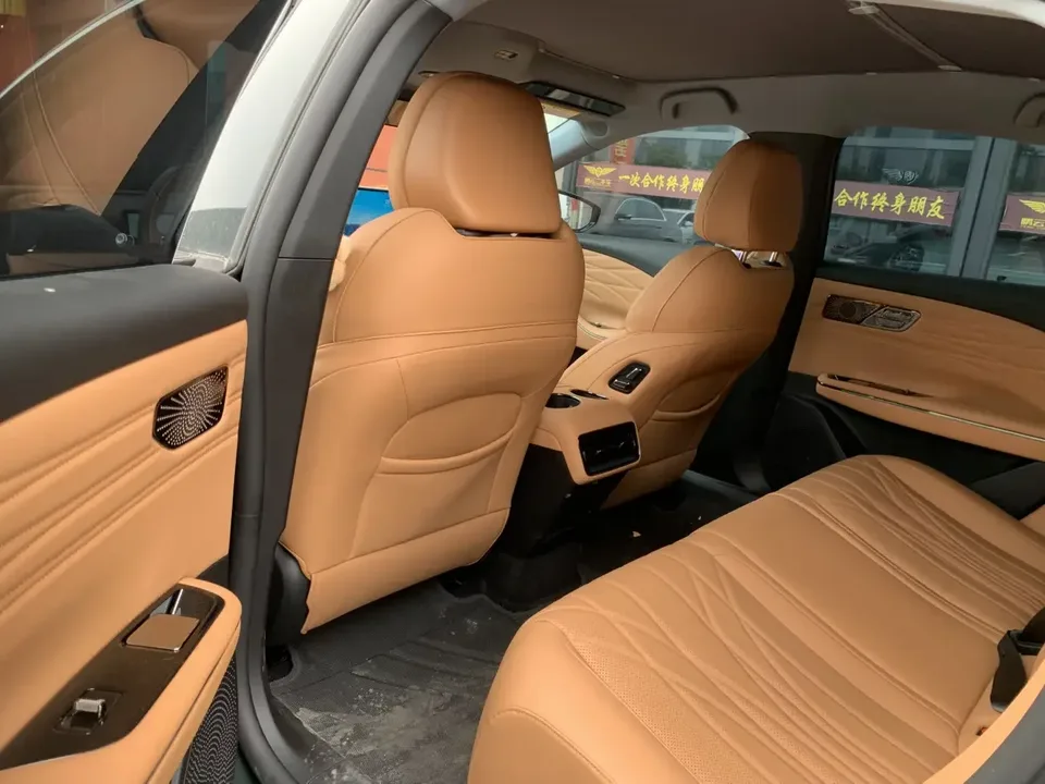 Geely Galaxy Star 8 PHEV Galaxy Star 8 PHEV 2025 130km EM-i Premium Edition 2025 — thumbnail 4