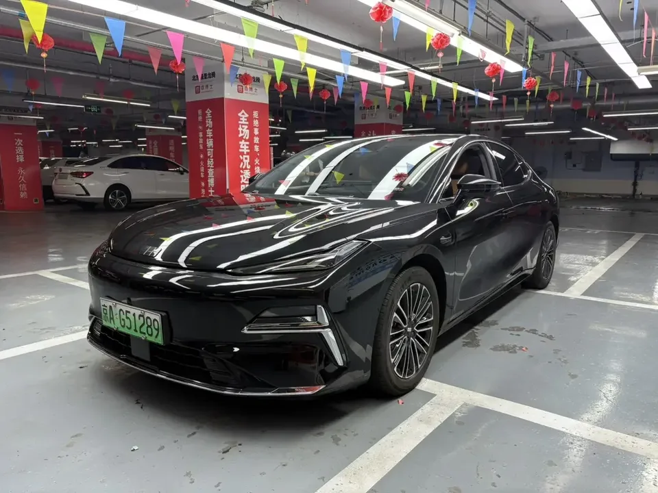 Geely Galaxy Star 8 PHEV Galaxy Star 8 PHEV 2025 130km EM-i Premium Edition 2025 — photo 1, buy with delivery to Moscow