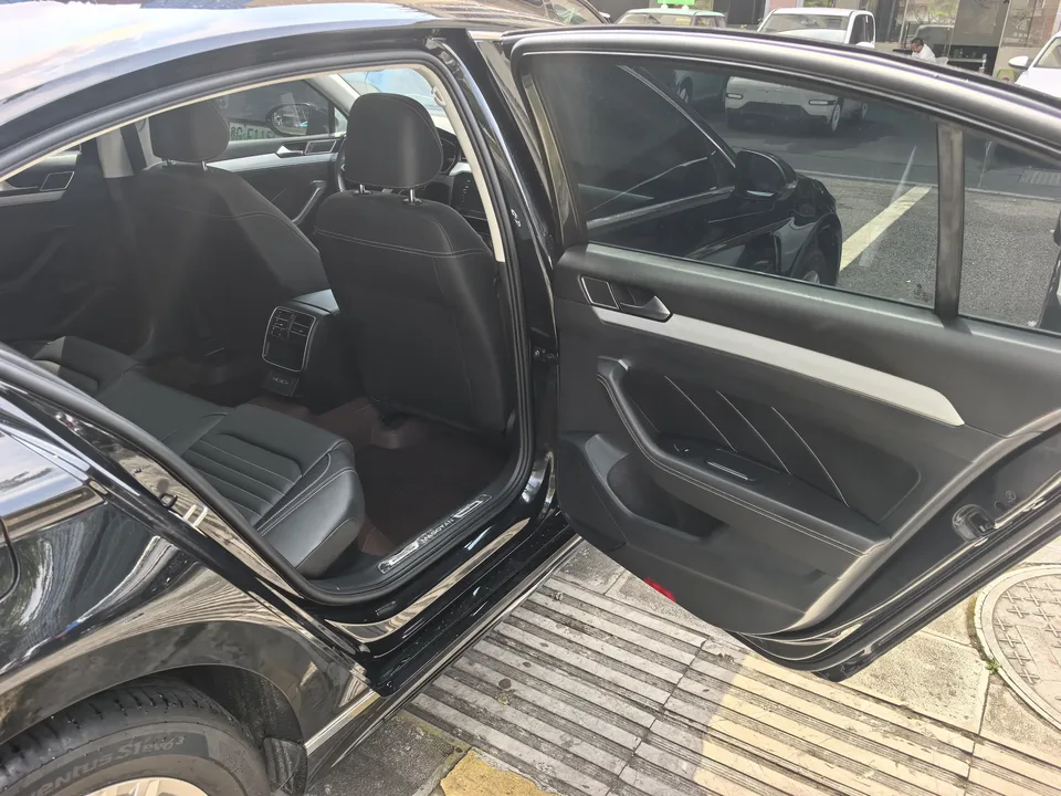 Volkswagen Magotan Magotan 2023 2 millionth anniversary edition 280TSI DSG comfort model 2025 — thumbnail 4