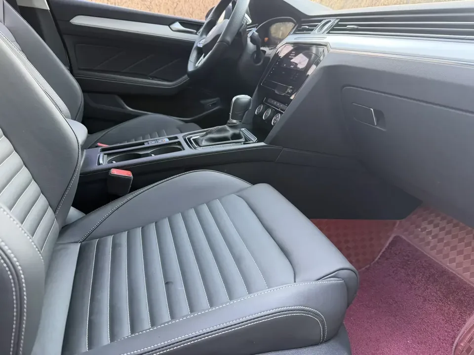 Volkswagen Magotan Magotan 2023 2 millionth anniversary edition 280TSI DSG comfort model 2024 — thumbnail 3
