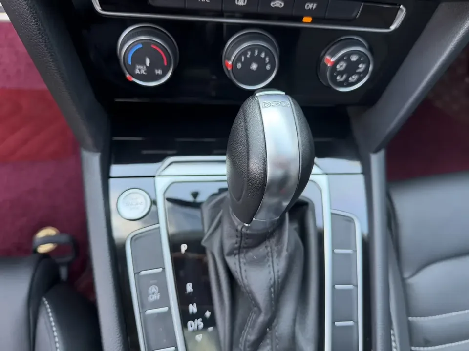 Volkswagen Magotan Magotan 2023 2 millionth anniversary edition 280TSI DSG comfort model 2024 — thumbnail 4