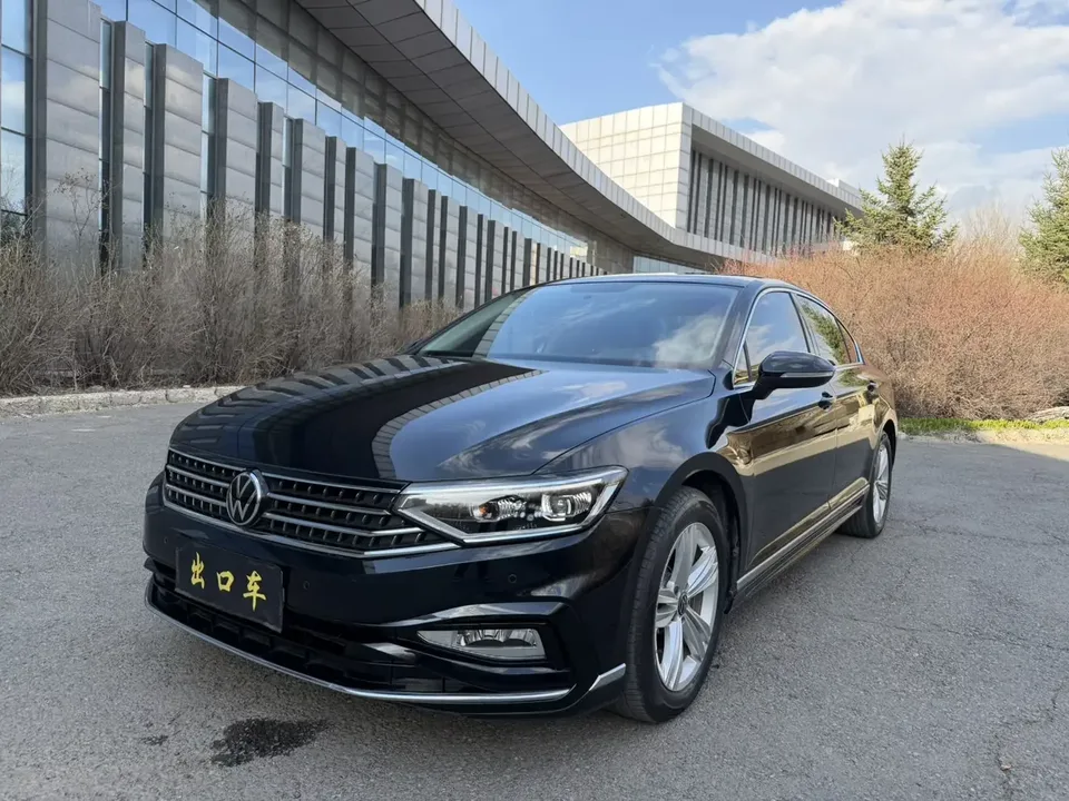 Volkswagen Magotan Magotan 2023 2 millionth anniversary edition 280TSI DSG comfort model 2024 — photo 1, buy with delivery to Moscow