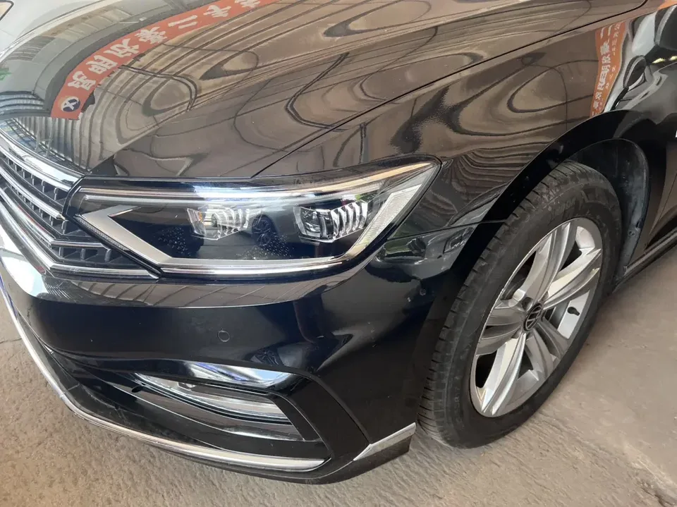 Volkswagen Magotan Magotan 2023 2 millionth anniversary edition 280TSI DSG leading model 2026 — thumbnail 2