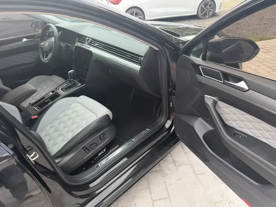 Volkswagen Magotan Magotan 2023 2 millionth anniversary edition 280TSI DSG leading model 2023 — thumbnail 3