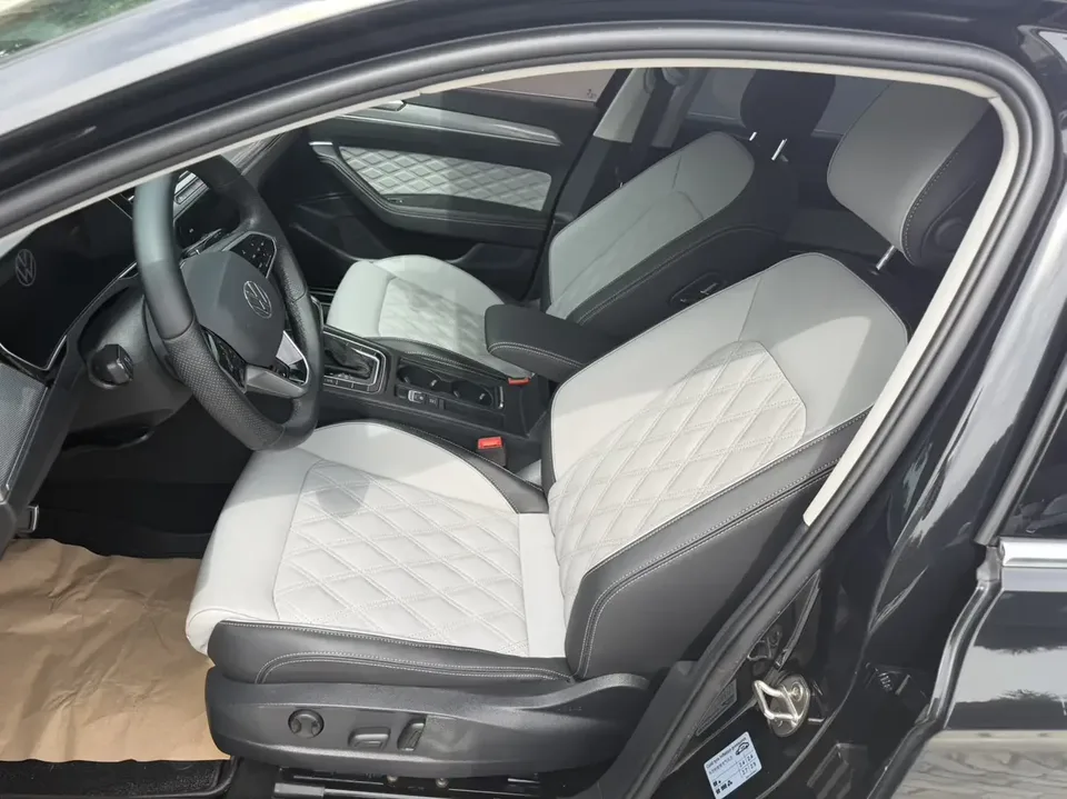 Volkswagen Magotan Magotan 2023 2 millionth anniversary edition 280TSI DSG leading model 2023 — thumbnail 5