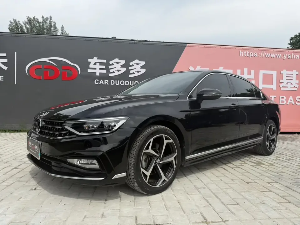 Volkswagen Magotan Magotan 2023 2 millionth anniversary edition 280TSI DSG leading model 2023 — photo 1, buy with delivery to Moscow