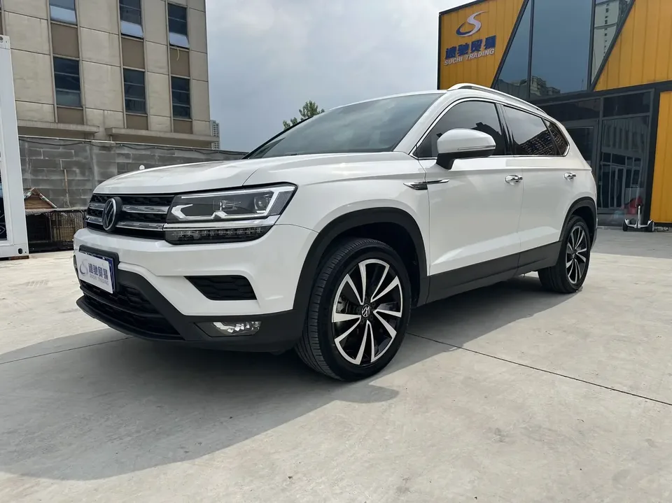 Volkswagen Tharu tuyue 2022 280TSI 2WD Deluxe Edition 2023 — photo 1, buy with delivery to Moscow