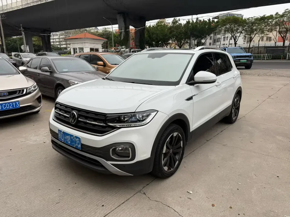 Volkswagen Explore the shadows Explore the shadows 2023 200TSI DSG Joy Smart Edition 2024 — photo 1, buy with delivery to Moscow