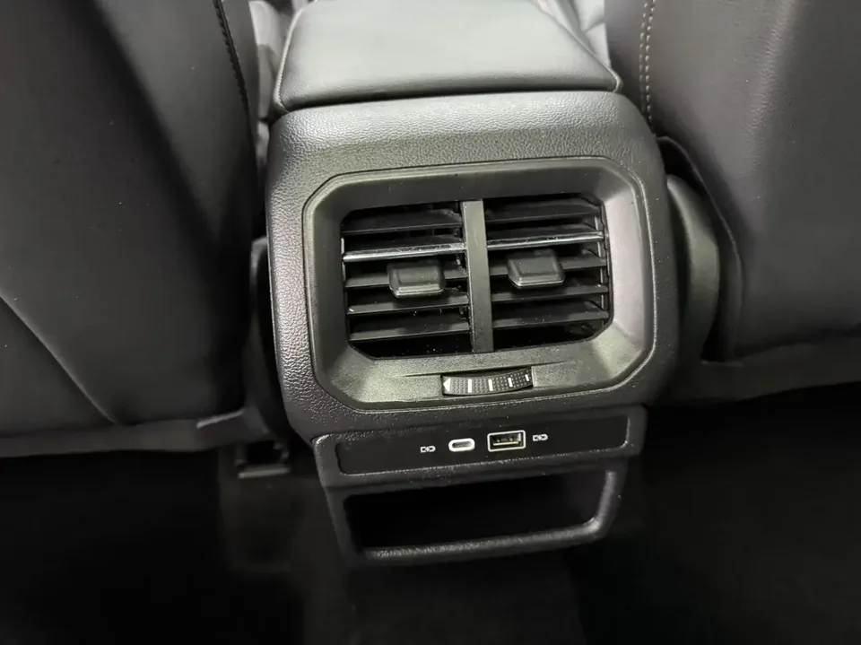 Volkswagen Tharu tuyue 2022 280TSI 2WD Deluxe Edition 2022 — thumbnail 2