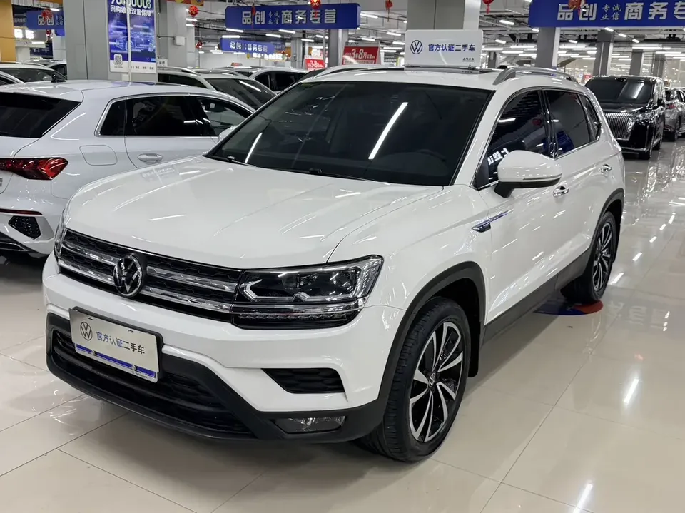 Volkswagen Tharu tuyue 2022 280TSI 2WD Deluxe Edition 2022 — photo 1, buy with delivery to Moscow
