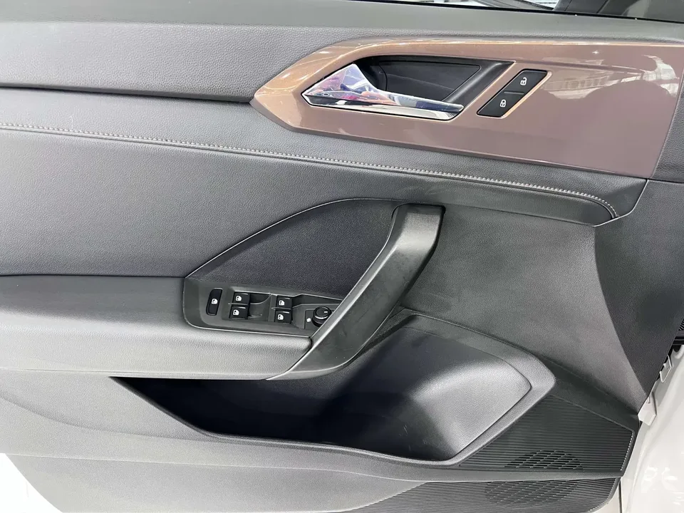 Volkswagen Tharu tuyue 2022 280TSI 2WD Deluxe Edition 2022 — миниатюра 3